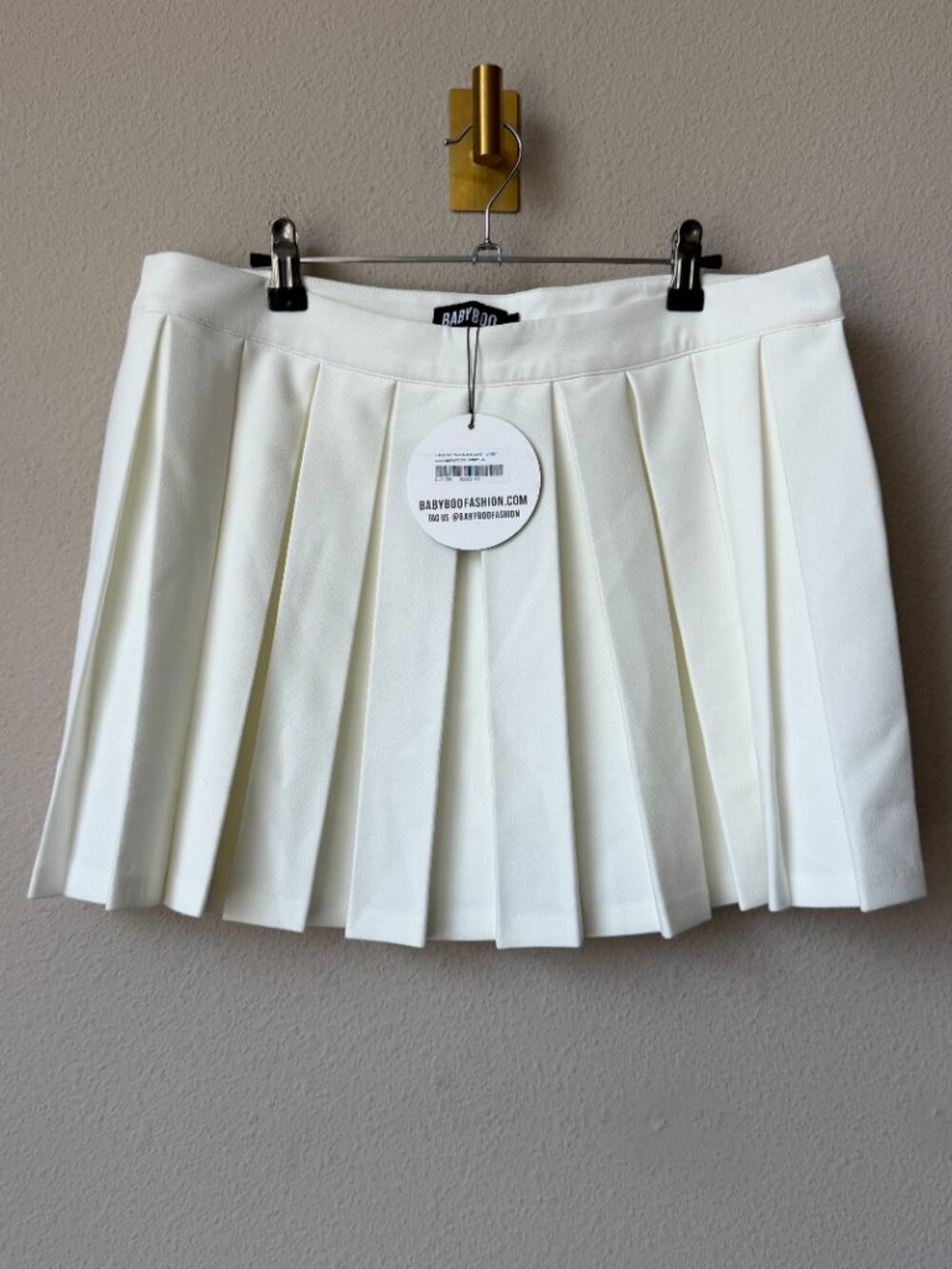 Babyboo Gretchen Pleated Mini Skirt in Ivory NWT NEW Size XL - Picture 2 of 5